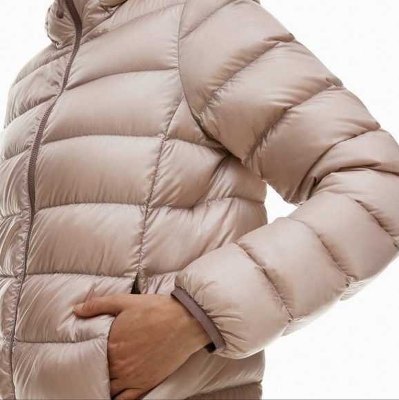 Aritzia Little Puff packable light puffer jacket - Picture 9 of 9